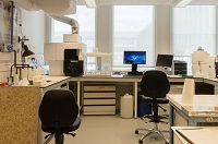Vue du laboratoire d’analyse avec l’ICP-OES